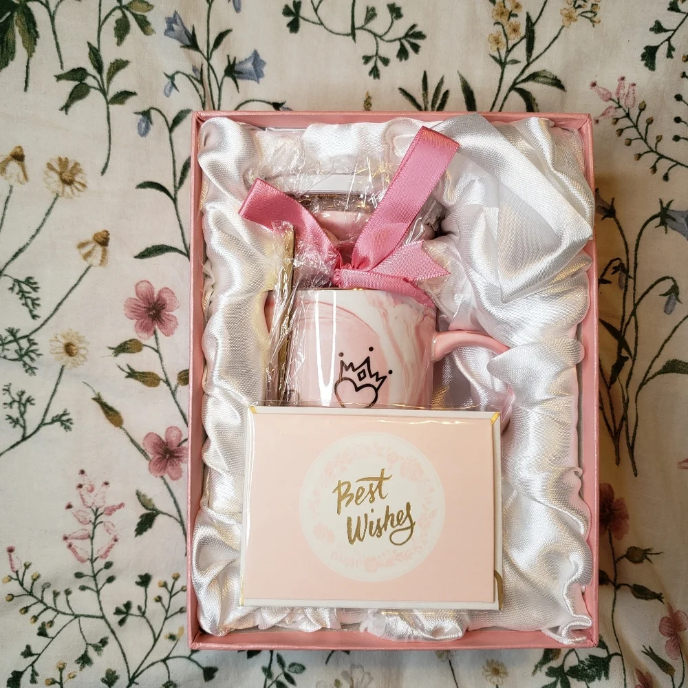 NIB Boss Lady Gift Box Set, Mug, Lid, Coaster, Spoon, Socks, Card
